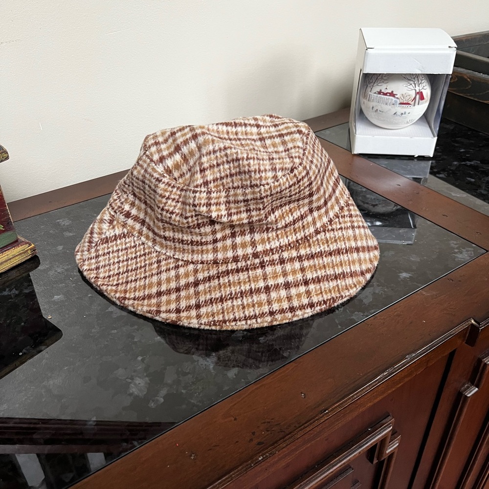 bucket hat